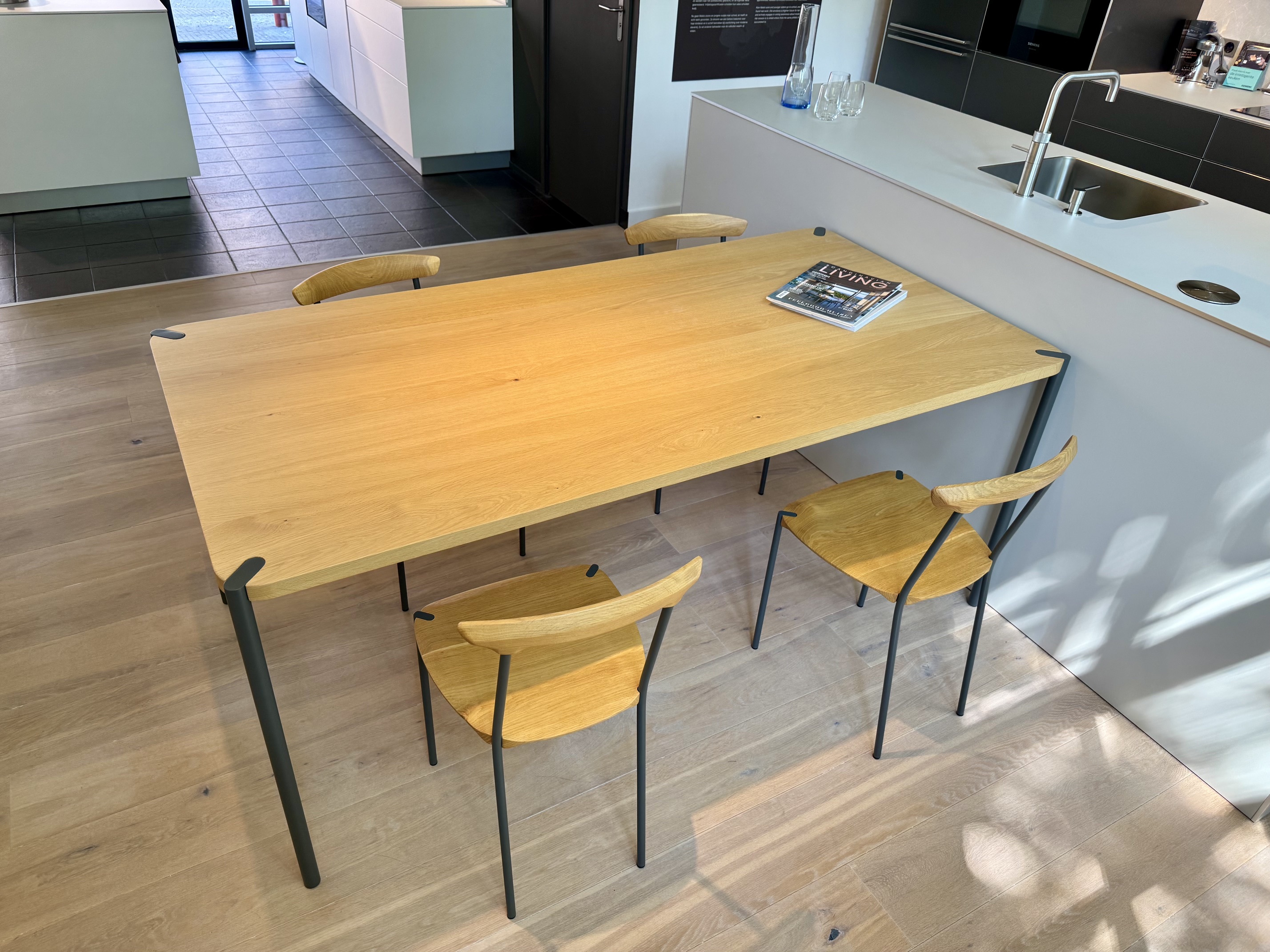 Extendo Danske tafel en stoelen in eiken